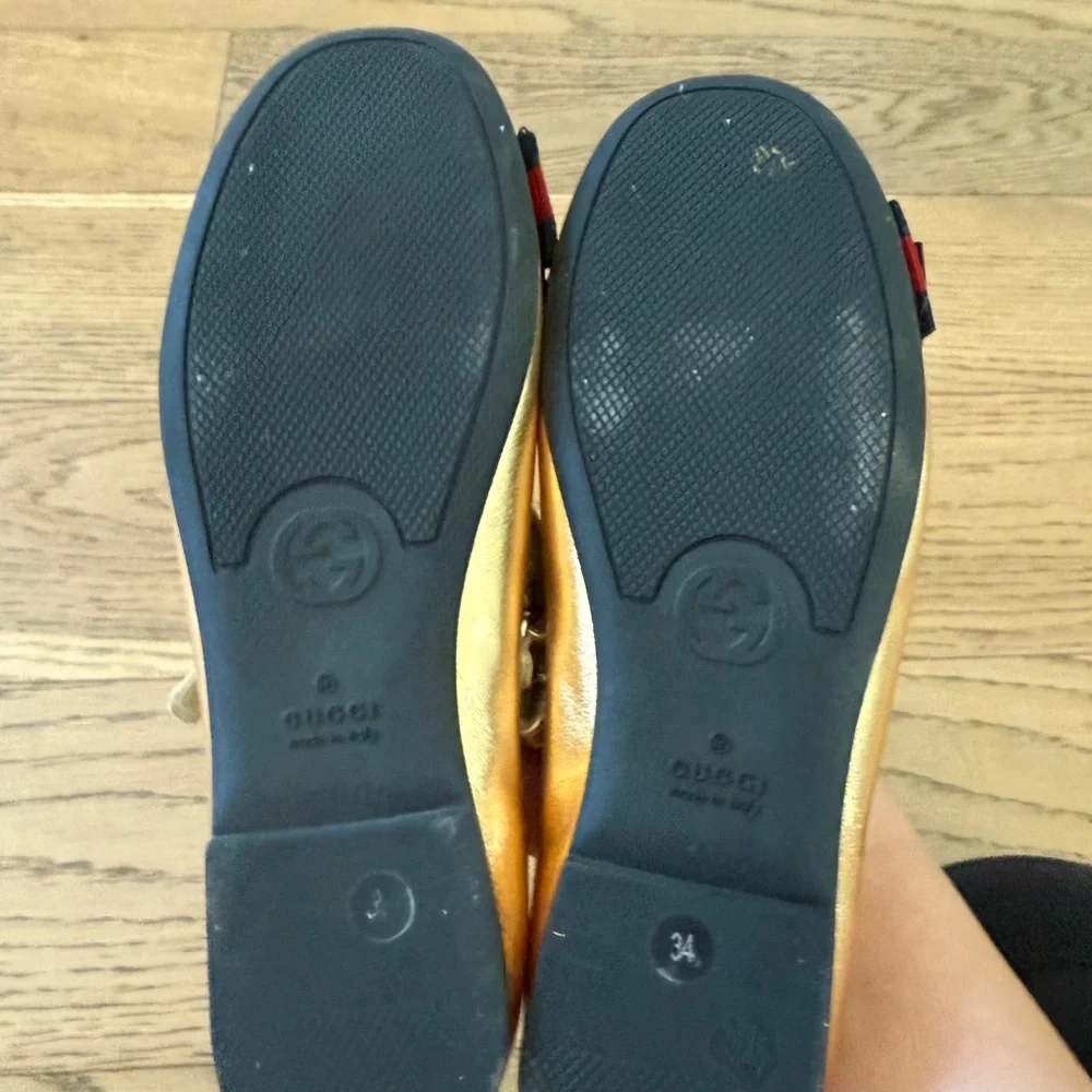 Gucci Gold Leather Mary Jane Flats with Navy & Red Grosgrain Bow - Picture 2 of 5
